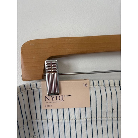 NWT - NYDJ High Waist Skirt – Palencia Stripe – Size 16 - Picture 6 of 6